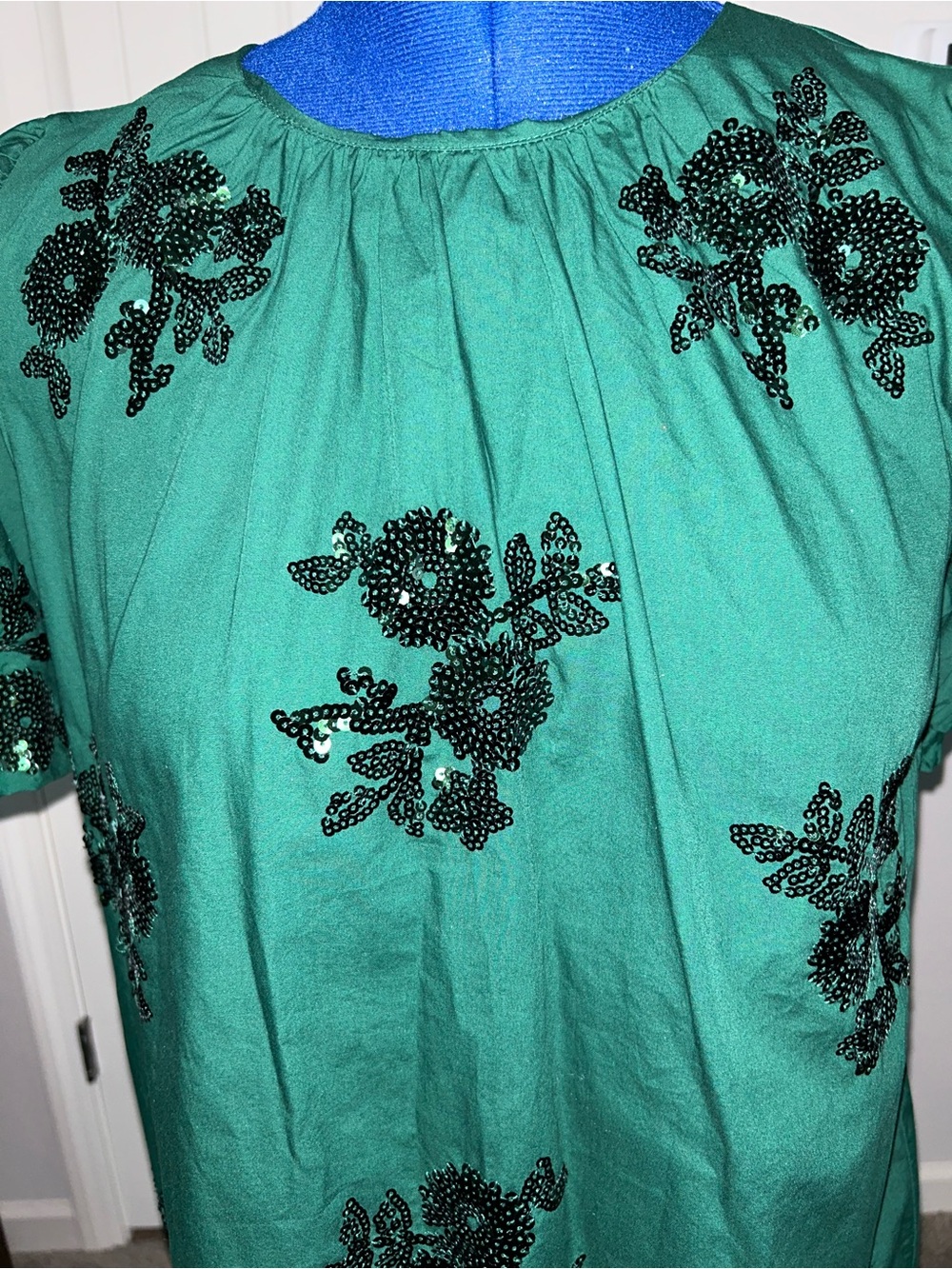 Crown & Ivy Women's Hunter Green Embellished Puff Sleeve Top - Picture 2 of 5